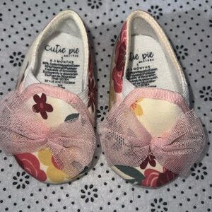 🛍NEW 🛍Cute Little Girls SLIP ON SHOES size 1 ( 0-3 MONTH )